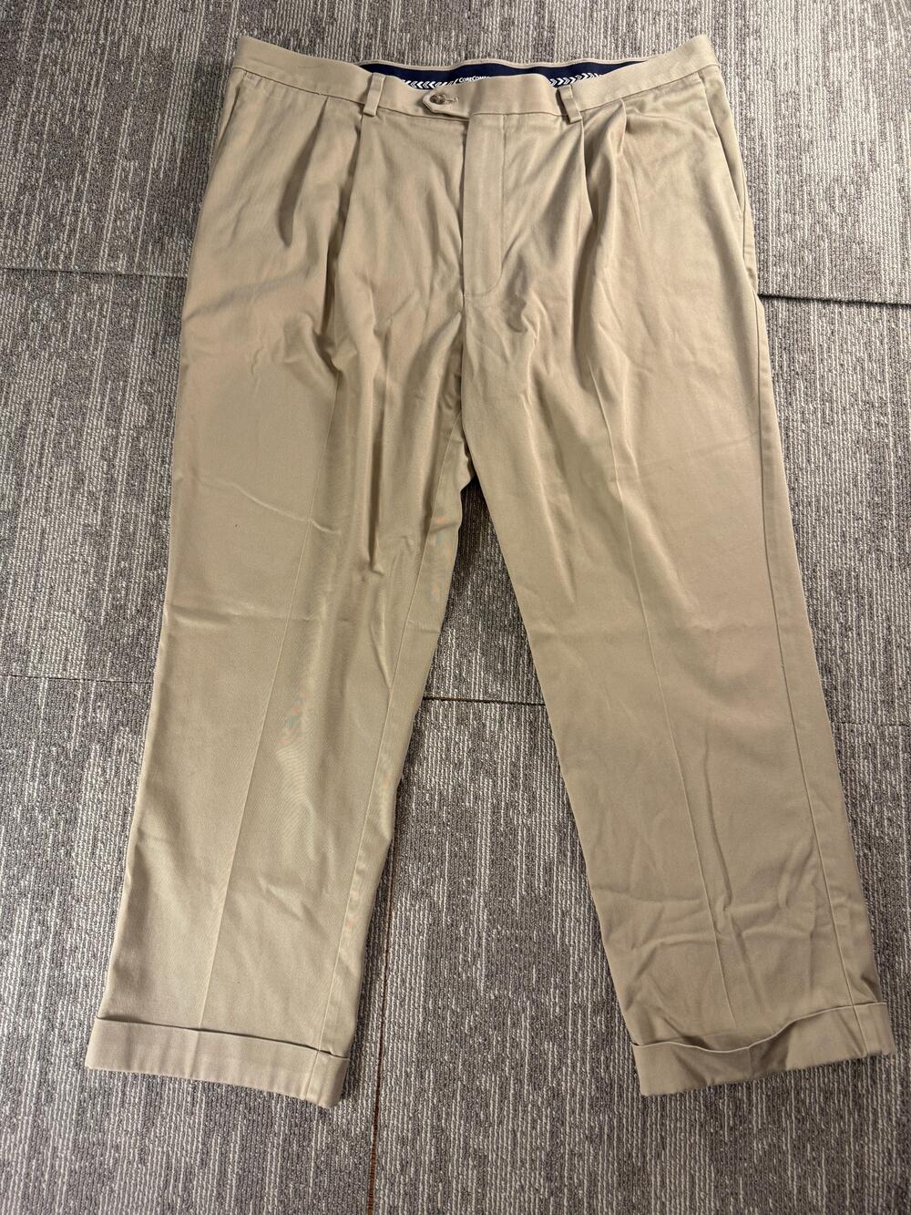 Roundtree & Yorke TravelSMART Pants Mens 42x30 Beige Pleated Straight Stretch
